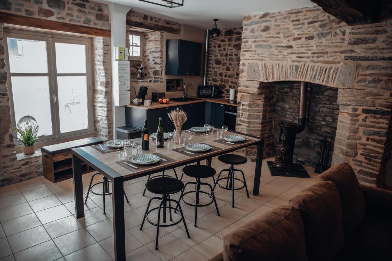 Rare, belle maison de 90 m2 au pied du château Fougères Extérieur photo