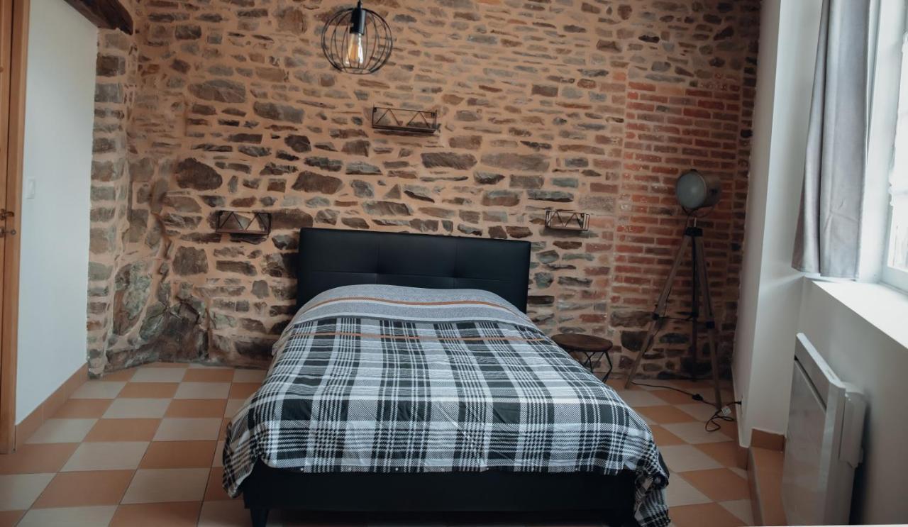 Rare, belle maison de 90 m2 au pied du château Fougères Extérieur photo